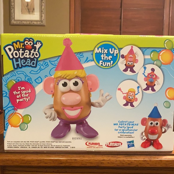 Mrs. Potato Head “Party Spudette” unopened box NEW 20 pieces Playskool Hasbro - Picture 3 of 4